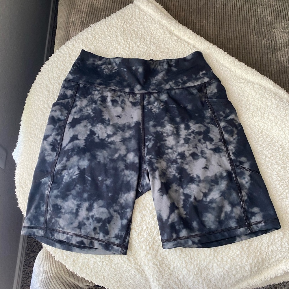 Aerie American Eagle the Everything Pocket Bike Short — Black and Gray tie dye
